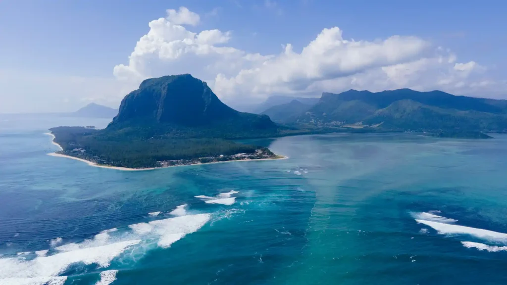 Le Morne (Beach and Mountain)