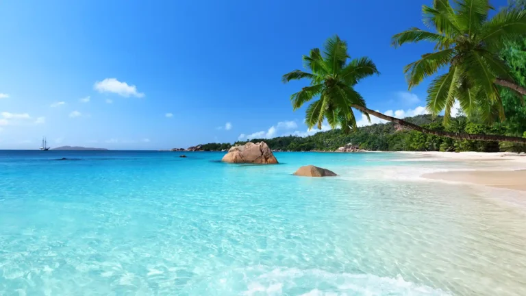 Visit-Africa_Anse-Lazio-Praslin-Island_01